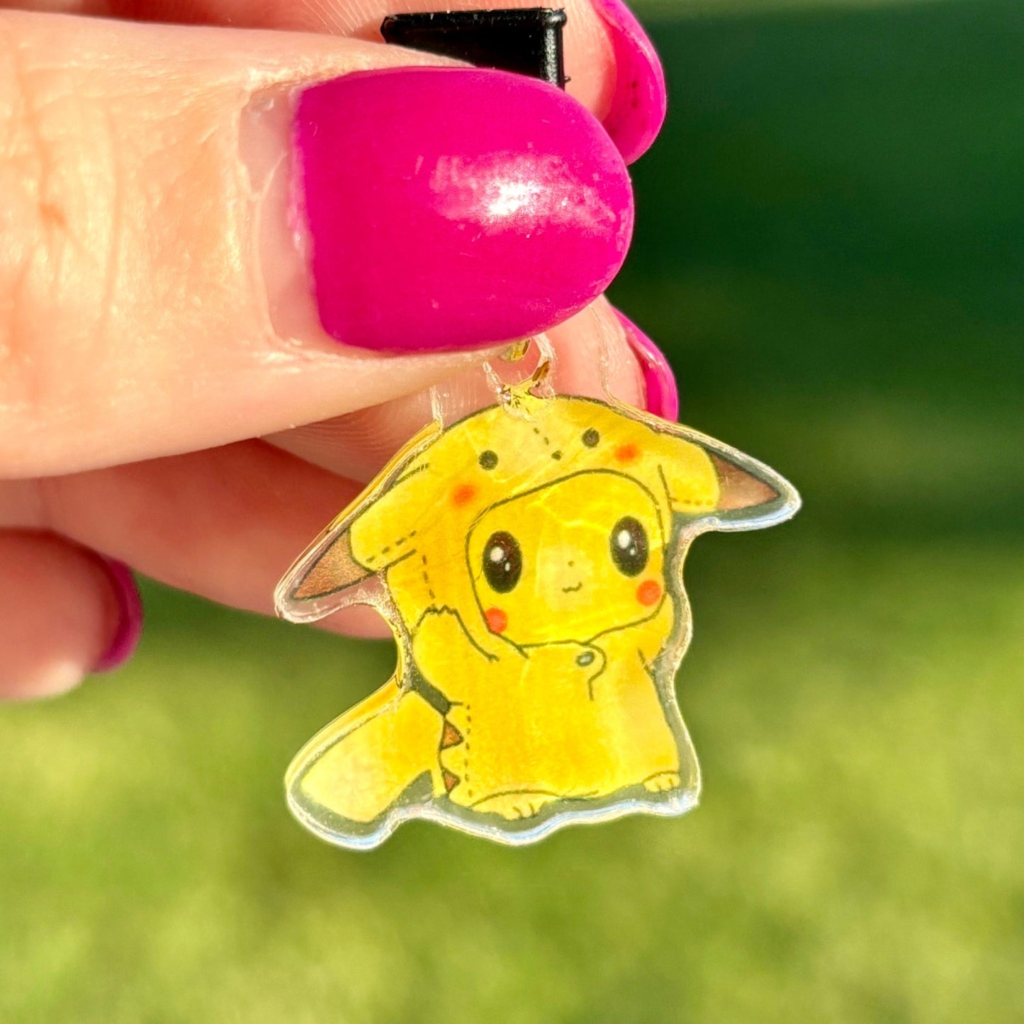 Pika in Costume Kindle Charm Hook USB - C - Awfullynerdy.co