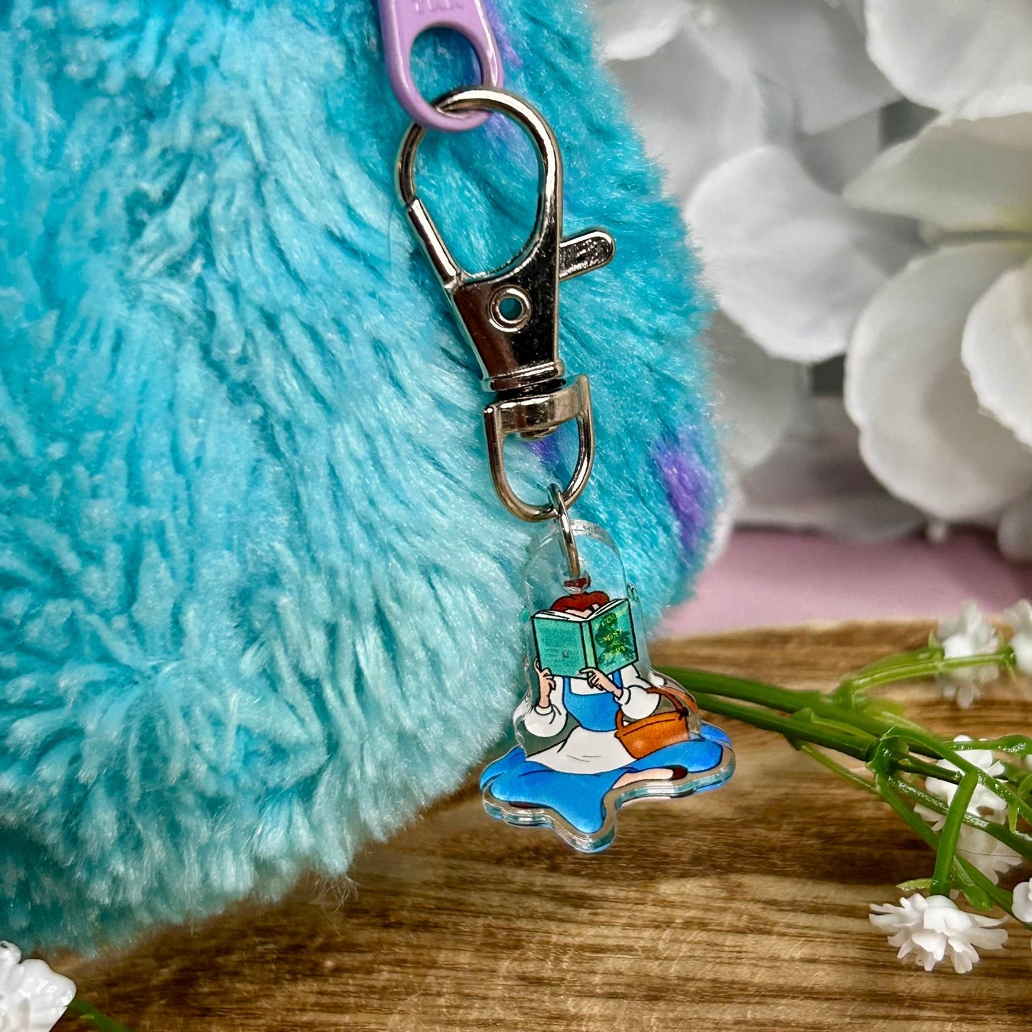 Princess Reading A Court of Mist and Fury Dust Plug USB-C - Awfullynerdy.co