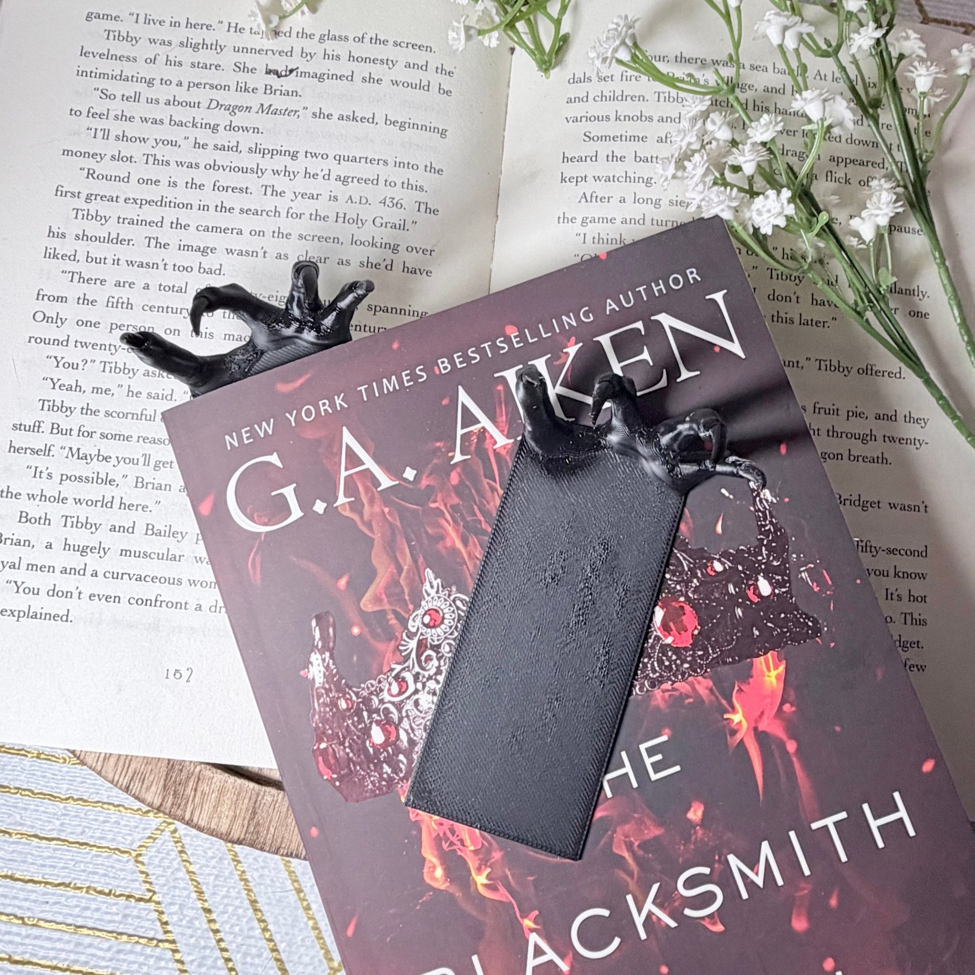 3D Printed Claw Bookmark | Book Accessory - Awfullynerdy.co