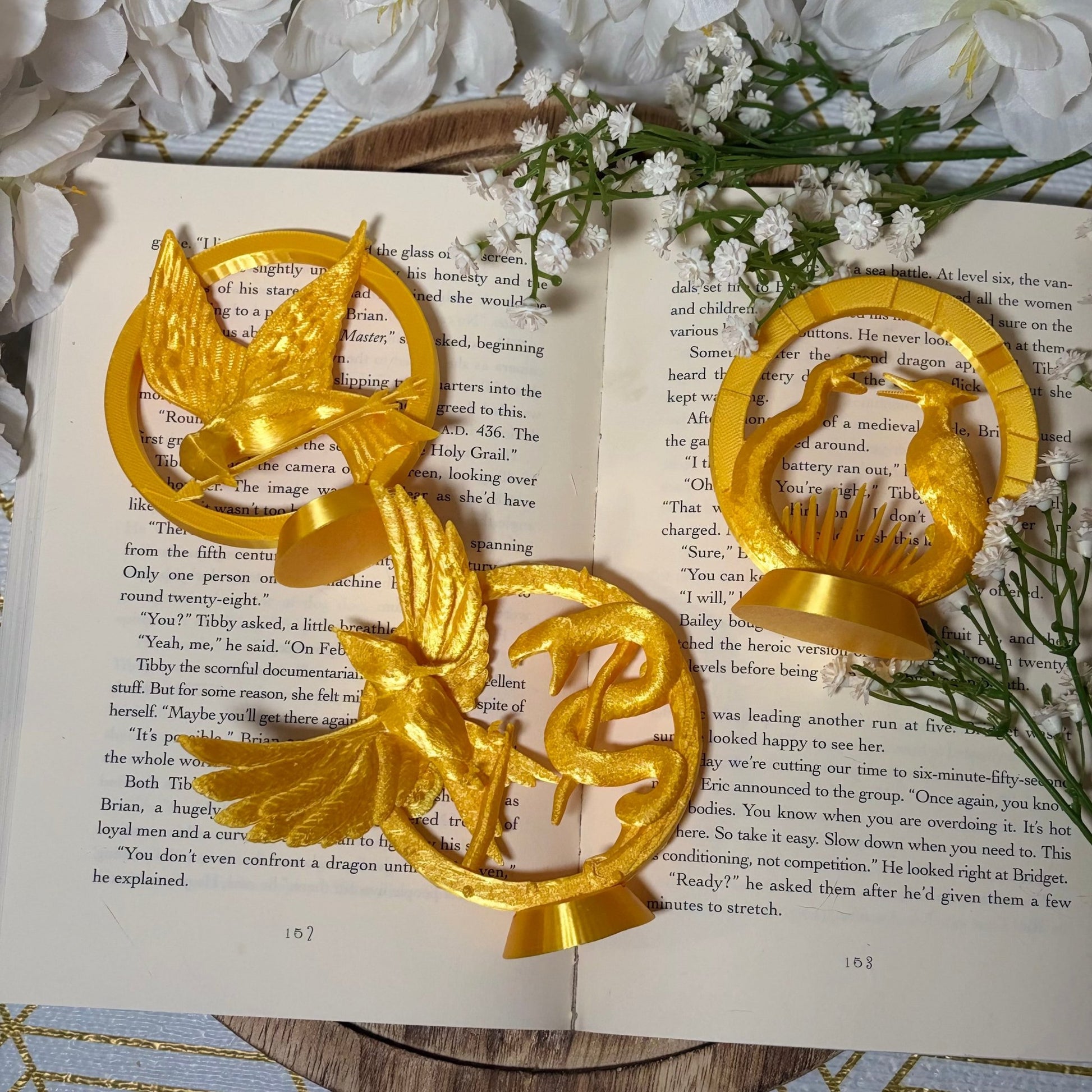 3d Printed Hunger Games Inspired Bookshelf Decor - Awfullynerdy.co