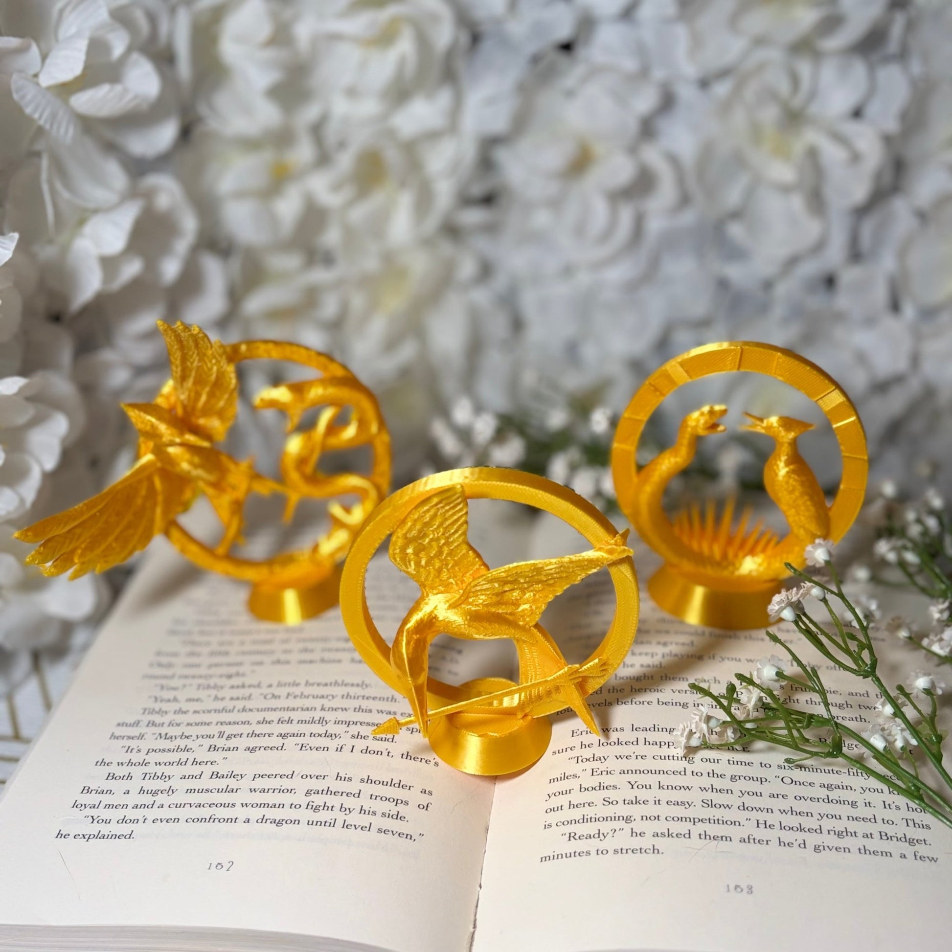 3d Printed Hunger Games Inspired Bookshelf Decor - Awfullynerdy.co