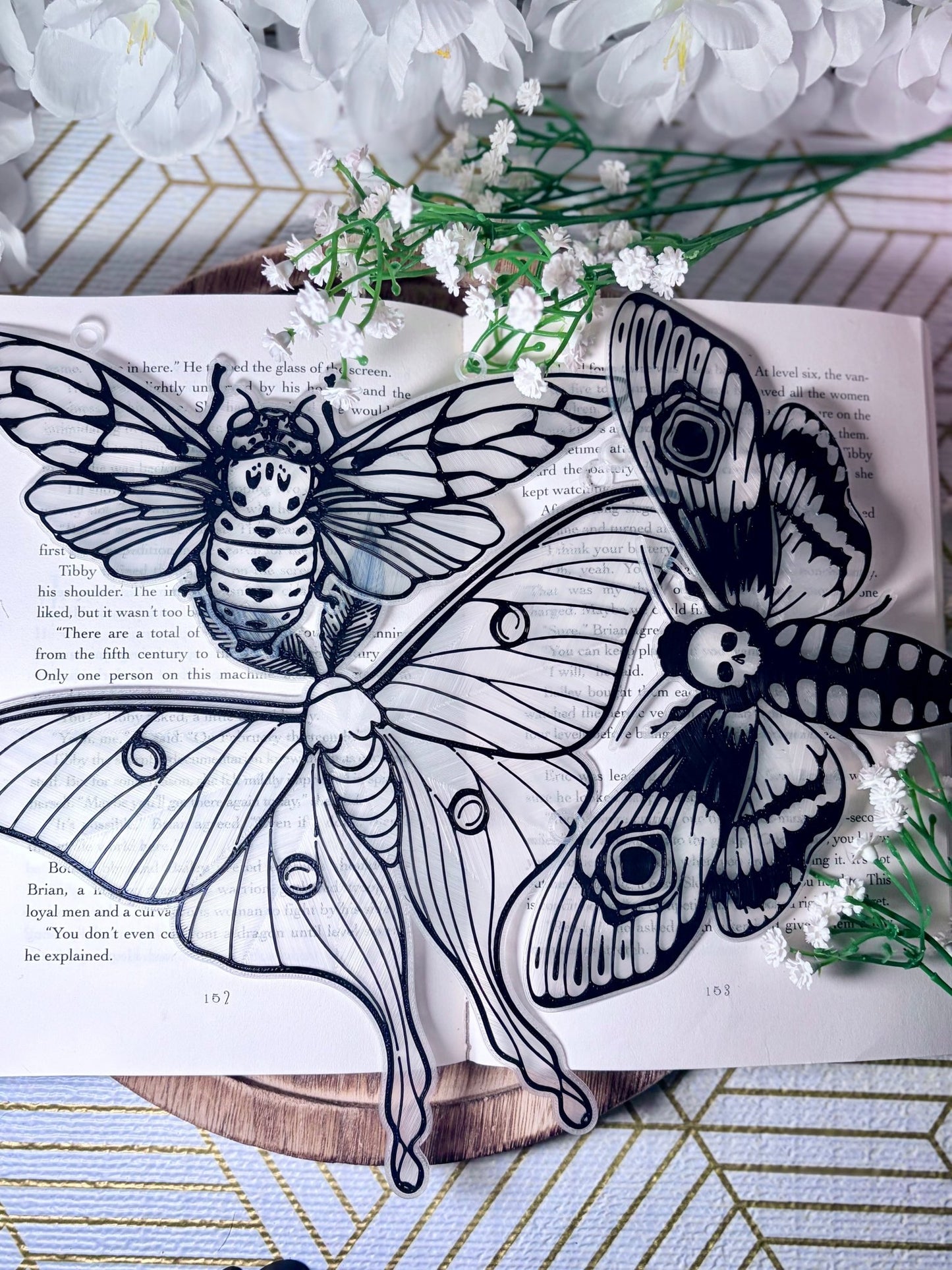 3D Printed Moth Suncatcher - 3 Versions - Awfullynerdy.co