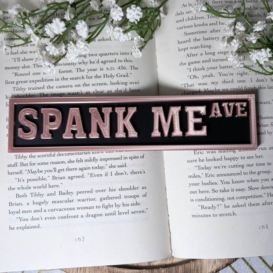 3d Printed Shelf Sign - Spank Me Ave - Awfullynerdy.co