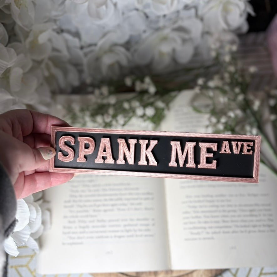 3d Printed Shelf Sign - Spank Me Ave - Awfullynerdy.co