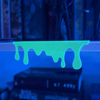 3d Printed Glow-in-the-Dark Green Bookshelf Drips Decor