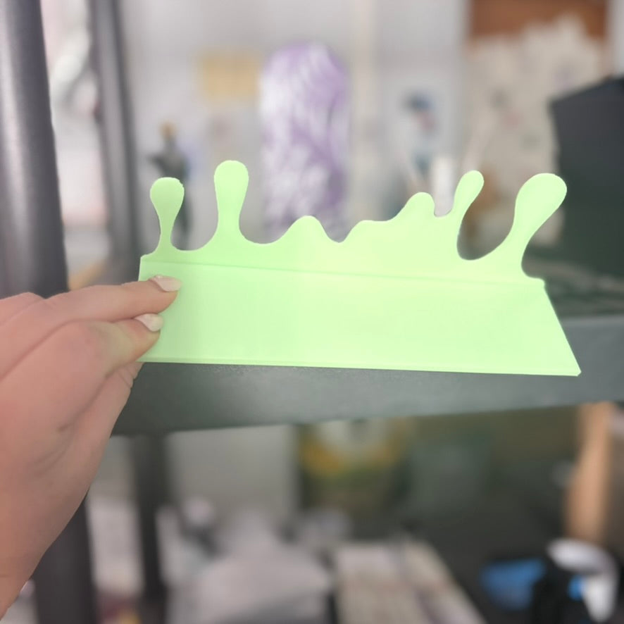 3d Printed Glow-in-the-Dark Green Bookshelf Drips Decor