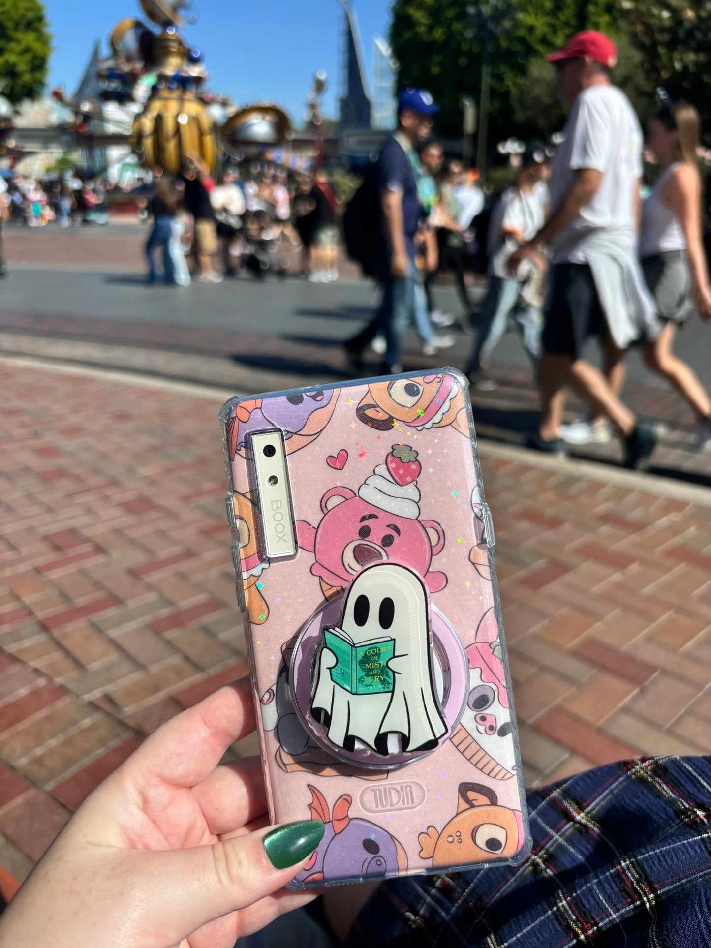 A Court of Mist and Fury Ghost 3M Pop Socket - Durable Phone Accessory - Awfullynerdy.co