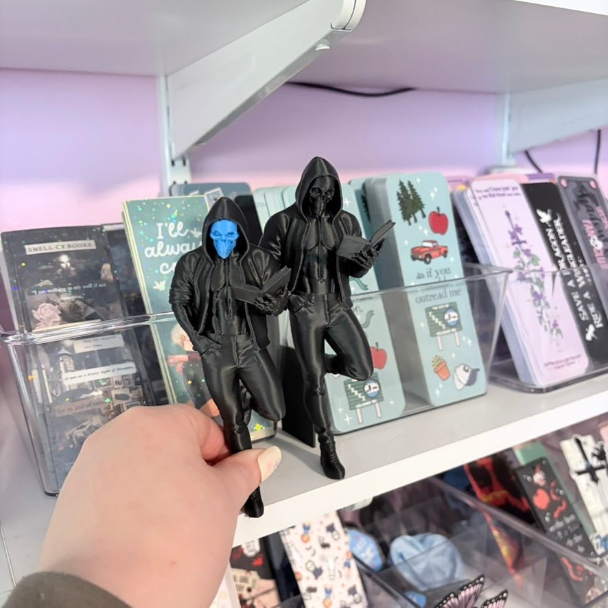 Dark Romance Reader Bookshelf Decor - Awfullynerdy.co
