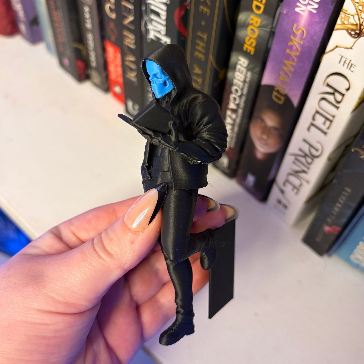 Dark Romance Reader Bookshelf Decor - Awfullynerdy.co