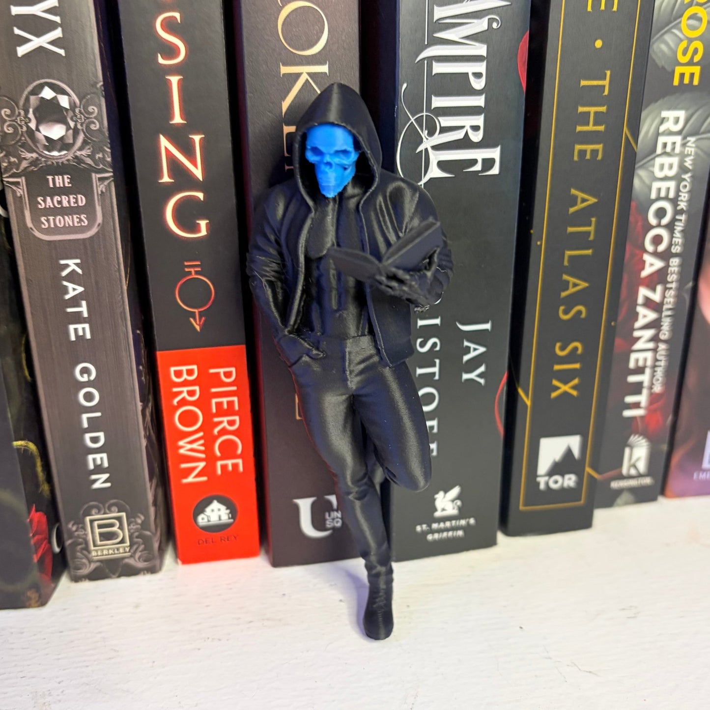 Dark Romance Reader Bookshelf Decor - Awfullynerdy.co