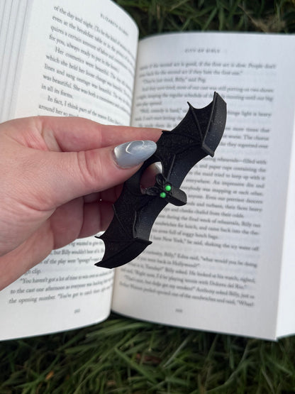 Green Eyed Bat 3d Printed Thumb Book Holder - Awfullynerdy.co