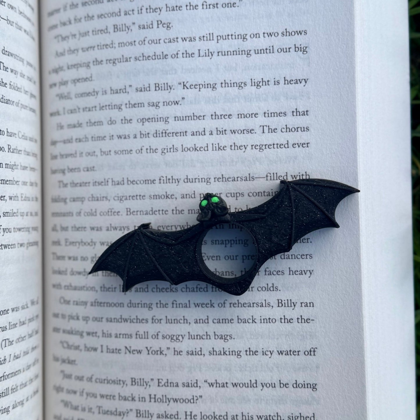 Green Eyed Bat 3d Printed Thumb Book Holder - Awfullynerdy.co