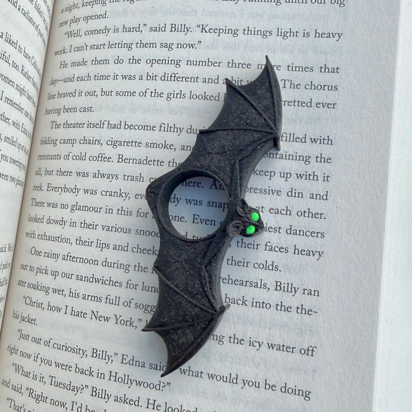 Green Eyed Bat 3d Printed Thumb Book Holder - Awfullynerdy.co