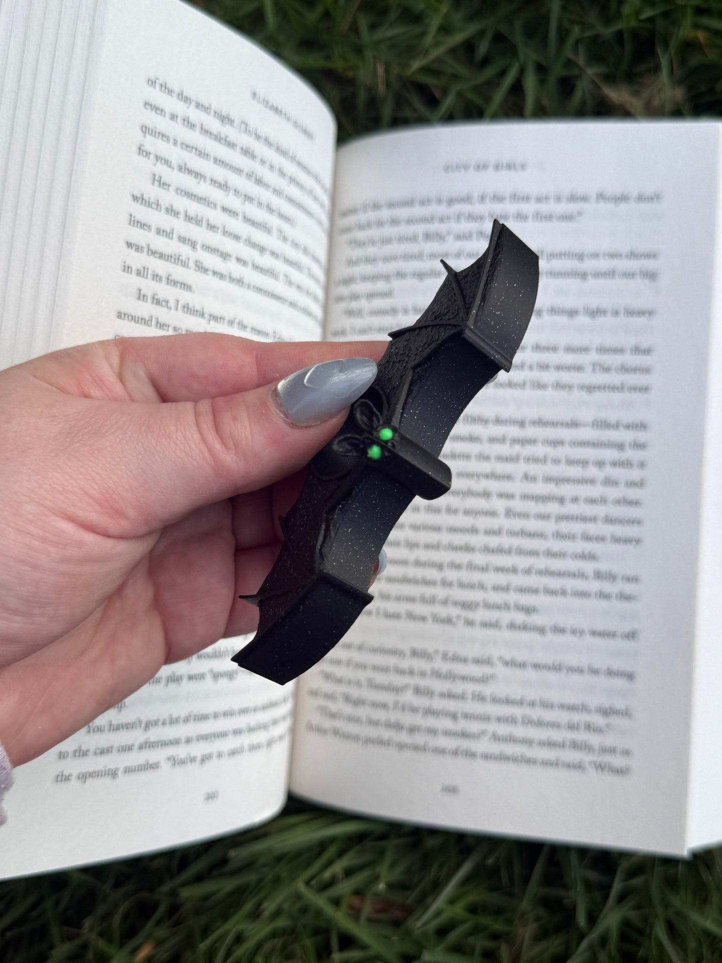 Green Eyed Bat 3d Printed Thumb Book Holder - Awfullynerdy.co