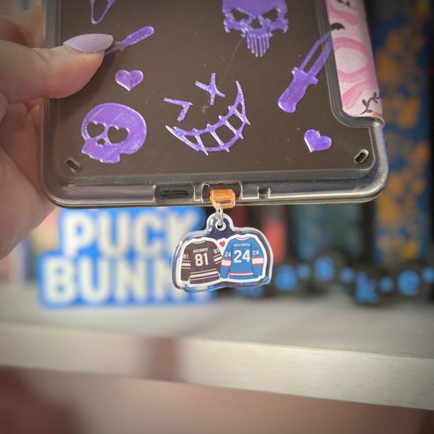 Hockey Boys USB - C Kindle Charm - Awfullynerdy.co