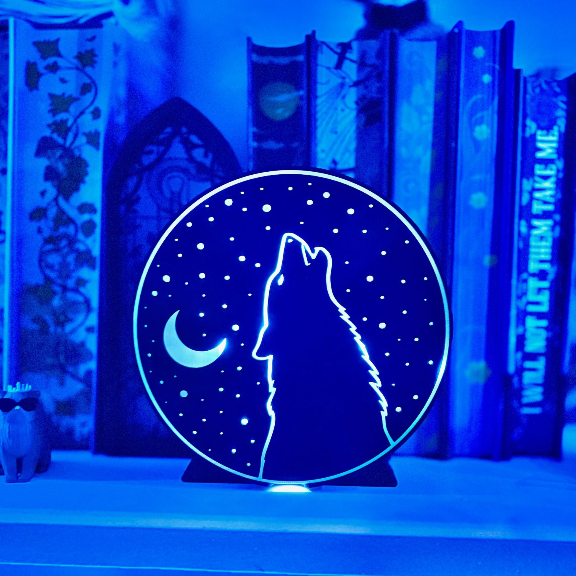 Wolf Moon and Stars Light Up Book Nook - Awfullynerdy.co